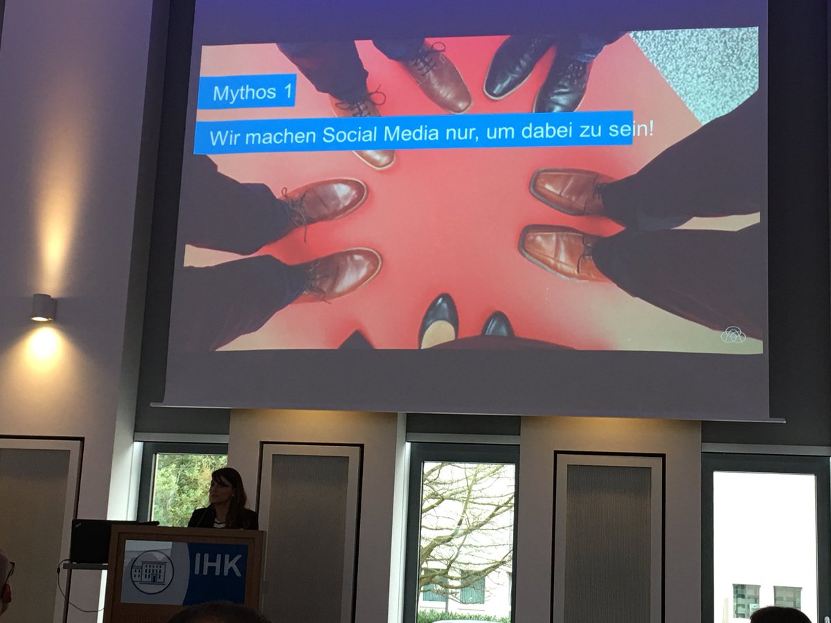 susaboettcher's tweet photo. Alina Abedi Jam berichtet aus dem Nähkästchen: warum
@thyssenkrupp #socialmedia betreibt @plalina #b4b2018 https://t.co/pG1eCHYv0W