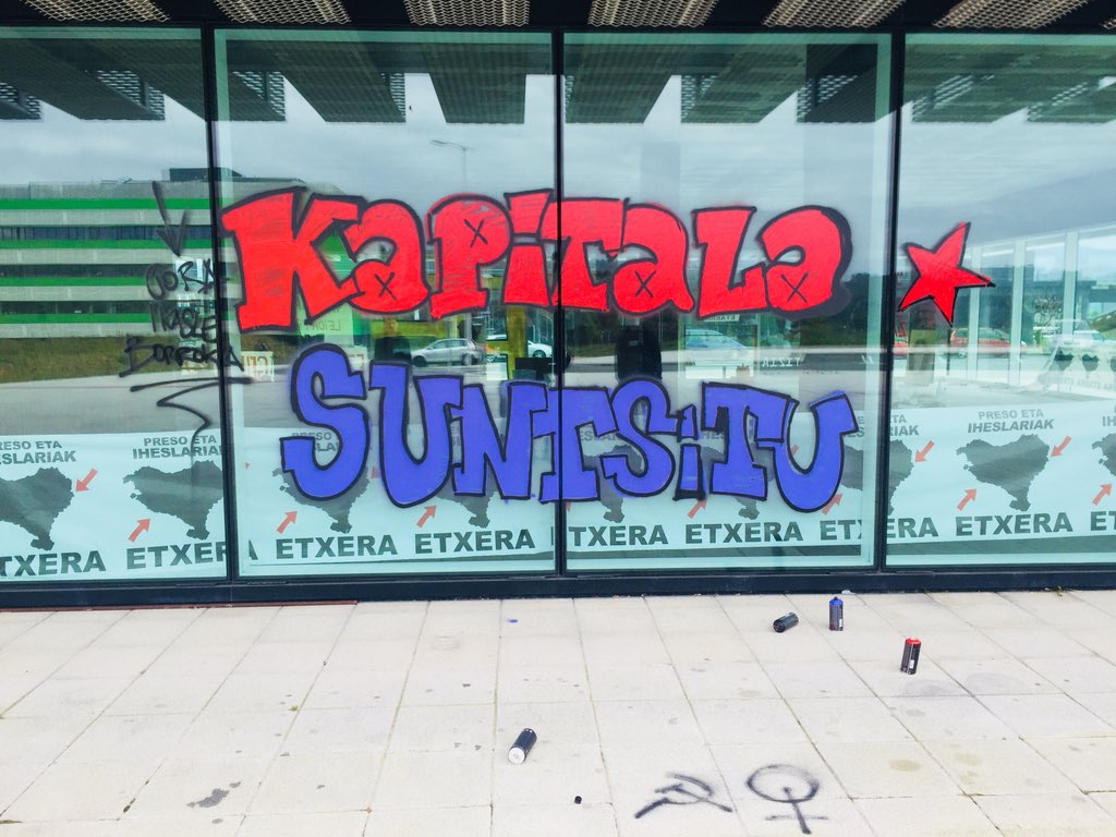 PrintzaLeioa's tweet photo. KOMUNALA ERAIKI! JTK✊🏼 https://t.co/0AdAvFfi3u
