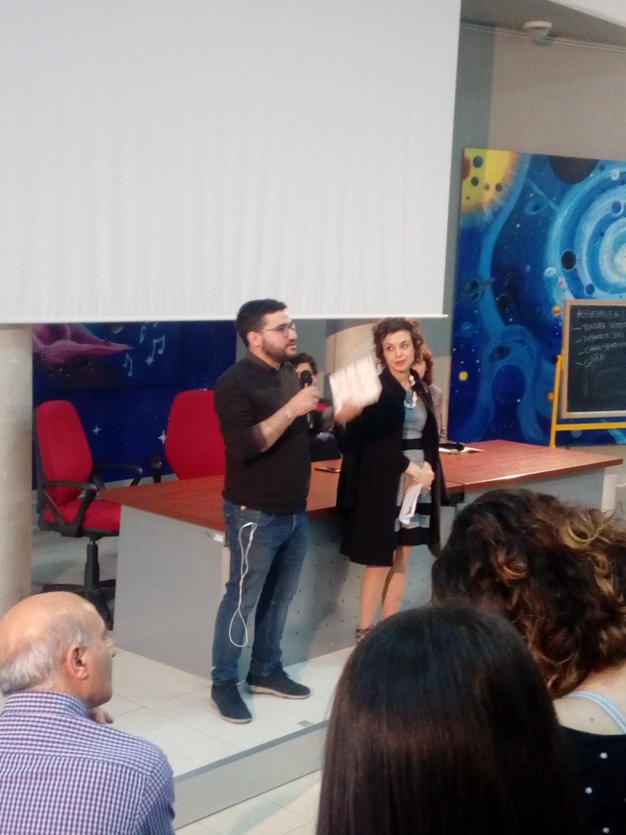 <a href="/alessioperniola/">alessio perniola</a> : "I veri protagonisti di #cassanoscienza non sono gli ospiti,ma siete voi". Diamo inizio all'ultima anteprima del festival #CSS18 #formedivita