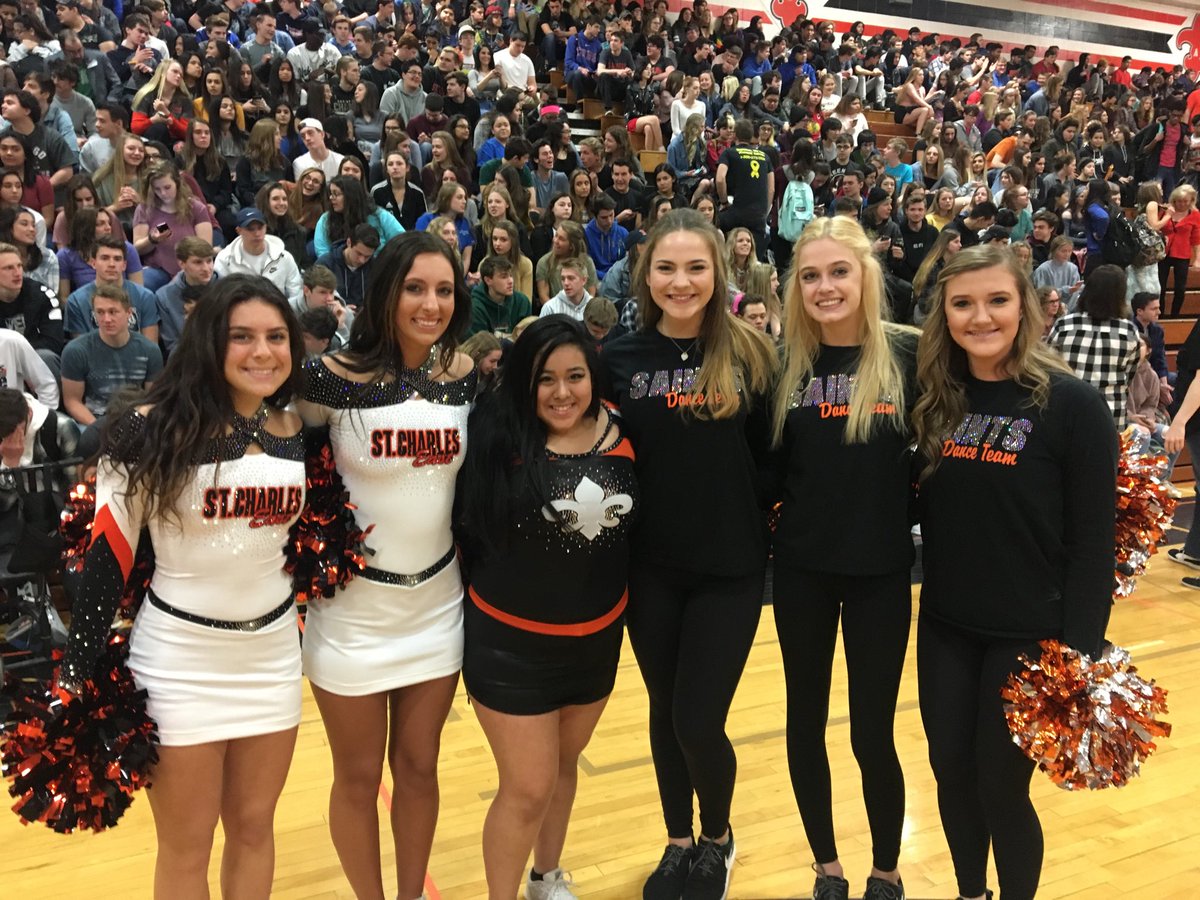 StCharlesEast's tweet image. Senior Cheer and Drill #lastassembly