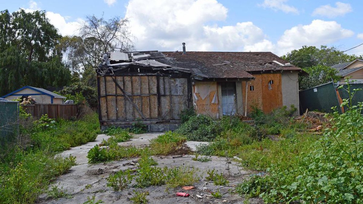 Why will this burned-out home sell for up to one million dollars? bit.ly/2EILQvu https://t.co/uqE8Dl8WjX
