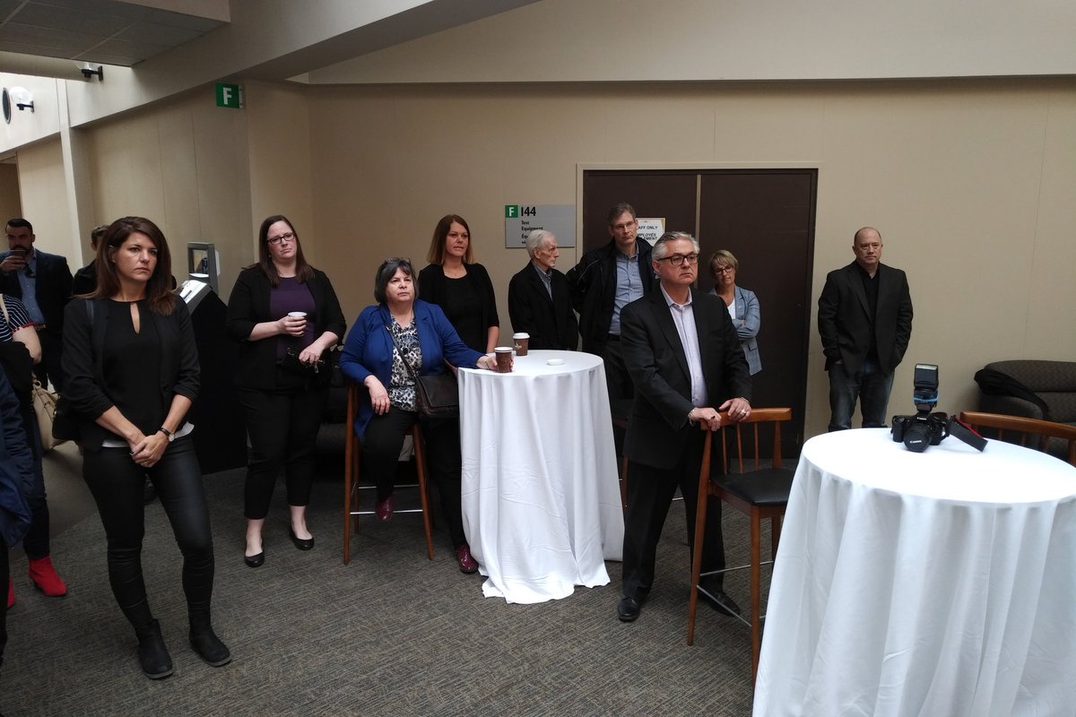 A spectrum of who's who in SD&G are here for today's announcement. @cwlinnovates @NAVCENTRE https://t.co/y7vZwcc3I5