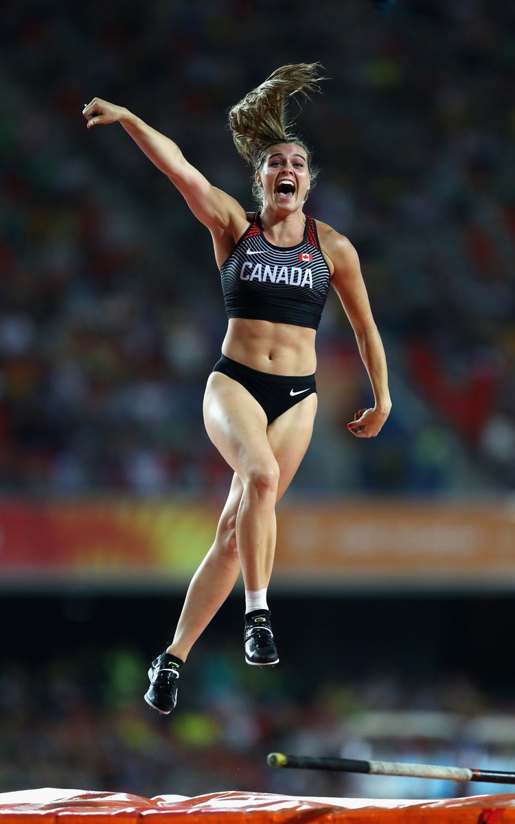 WorldAthletics's tweet photo. Games record, National record and Personal best

@alysha_newman94 is all smiles as she takes @GC2018 title https://t.co/ZfCuGdVFvu