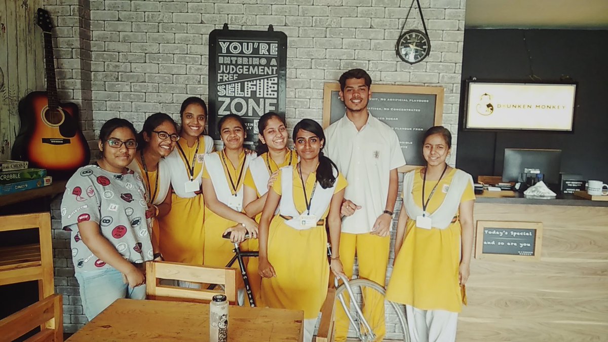 weomweom2001's tweet photo. So board exams all done, and what better way to enjoy? My Sack Of Potatoes at the new found #adda #TheDrunkenMonkey. You peeps made 11th-12th survivable....and memorable. Here's to many more drunken monkey moments..... #ilikemywordplay https://t.co/A1R6GP30f3