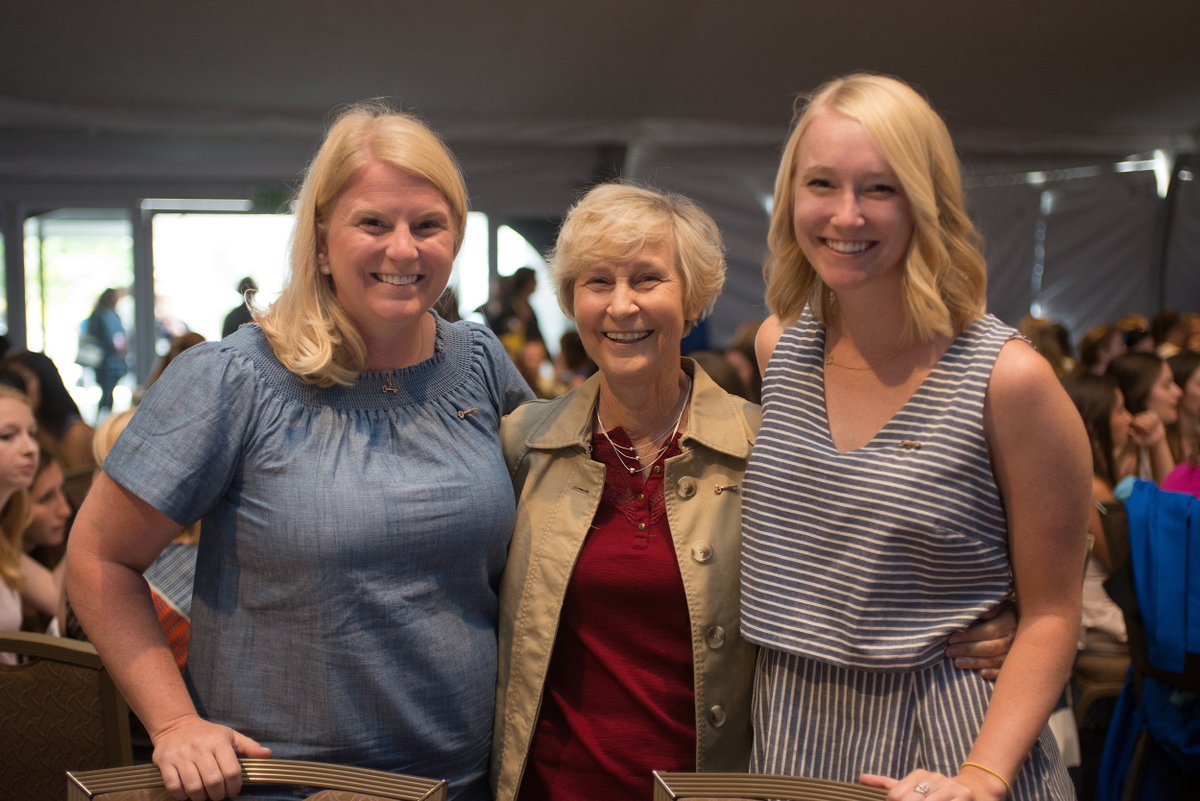 #WentKappaWednesday for a sisterhood that lasts a lifetime. Register today to connect with Kappa sisters at Convention 2018! #CountdownToConvention ⚜️blue.kappakappagamma.org/2018convention
📸: GreekYearbook