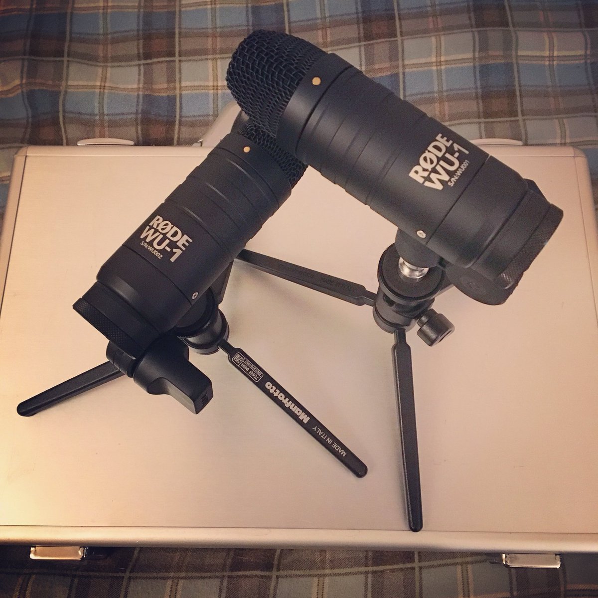 watsonwu's tweet photo. WU-1 mics on Manfrotto 709B mini tripods. 🔊🔊👍🏻👍🏻 #rodewu1 #wu1 #watsonwu #watsonwustudios #xystereo #microphone #microphones #fieldrecording #sounddesigner #sounddesign #composer #soundeffects #manfrotto709b #custommicrophone #custommicrophones #fieldrecordist https://t.co/gnhQT9OUWA