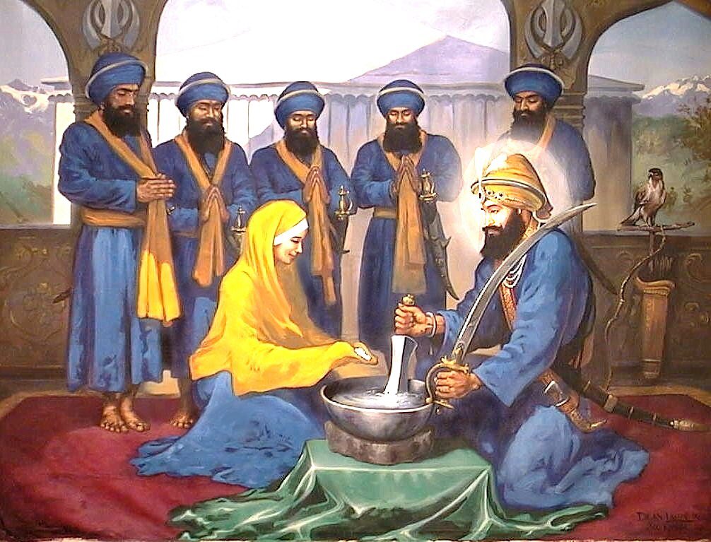 In 1699 Guru Gobind Singh Ji asked for 5 people who were willing to sacrifice their head for Guru Ji. 5 brave men offered their lives and soon afterwards they became known as the Panj Pyare or the ‘5 beloved ones’. #Legends #panjpyare