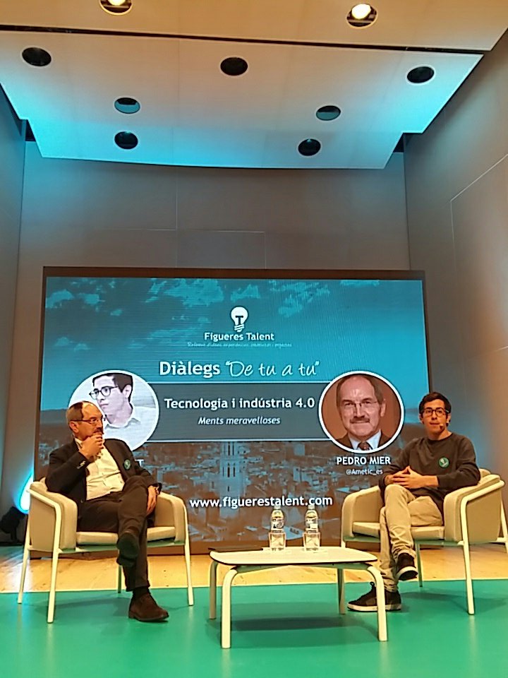 Tenim el plaer de comptar amb dues ments ments meravelloses en emprenedoria i tecnologia. <a href="/alexsicart/">Alex Sicart Ramos</a> i Pedro Mier, sorpreneu-nos! #FigueresTalent