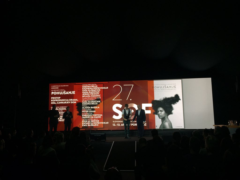 festivalSOF's tweet photo. Zlato priznanje v K AMBIENTALNO OGLAŠEVANJE  gre agenciji @Pristop in koprodukciji Drame, MGL in Cankarjevega doma za Pohujšanje. #festivalSOF https://t.co/K7Wv26R3Vx