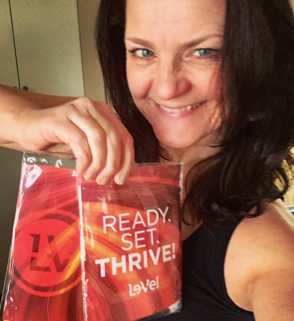 ZenJen68's tweet photo. I’m the Thrive-Delivery-Fairy today, lol! Sharing samples &amp; bringing smiles to others. Are you sick &amp; tired of feeling sick &amp; tired? Then it’s time to THRIVE! https://t.co/lLeRdPyzcq #samples #health #nutrition #feelgreat #happy #thrive #healthylifestyle https://t.co/vynF6Hc923
