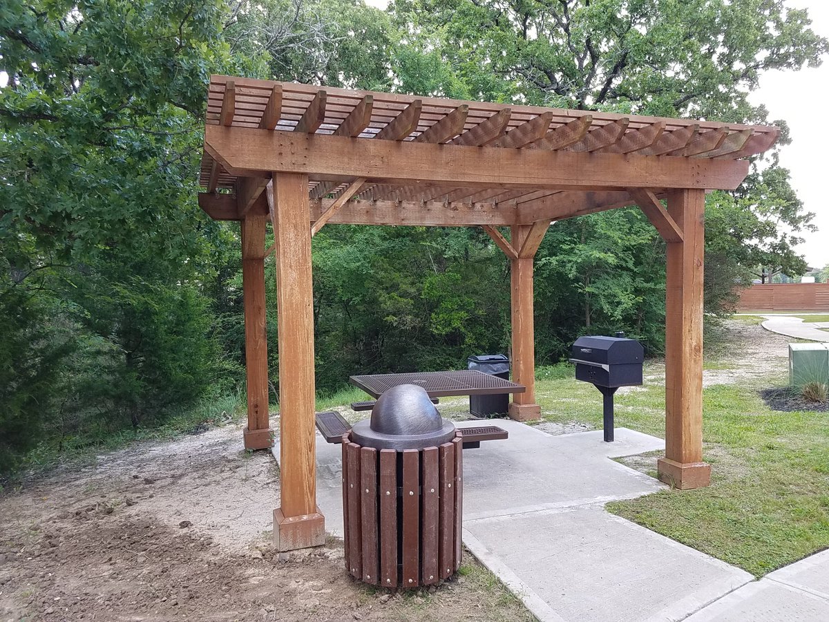 dunritesports's tweet photo. Who doesn't love a picnic? In the summertime, it can be too hot to enjoy one! Get an arbor or shade cover with our many park amenities to make picnicking more appealing in your park or association! https://t.co/J2bMuywhgm #shade #arbor #picnic #picnictable #grill #trashcan #park https://t.co/l2SuxC79Ll