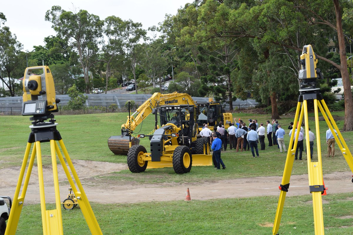 Yesterday we held the 2nd Bentley Institute &amp; <a href="/topcon_today/">Topcon Positioning Systems</a> #Constructioneering Academy in Brisbane! They learned how to optimize digital insights to simplify #construction workflows w/i a connected data environment &amp; more. Join us for a future session: bit.ly/2HA0Tuz