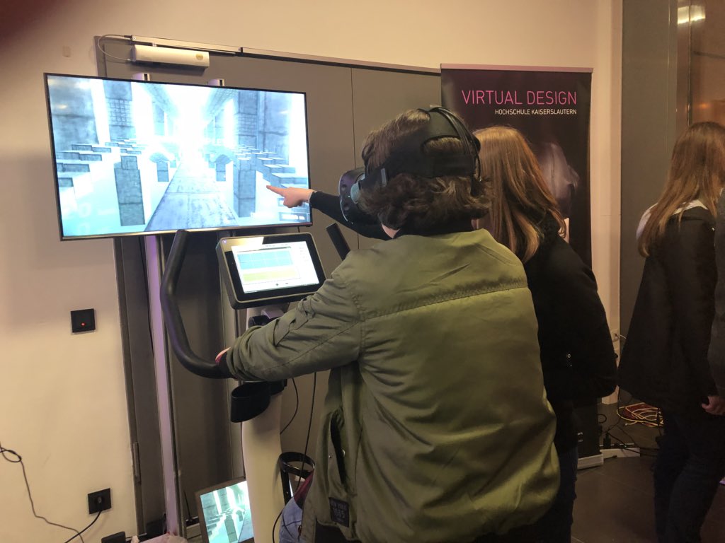 DFKI's tweet photo. Kleine Radtour oder kurzer Spaziergang durch die Kaiserpfalz gefällig? Vorbeikommen und ausprobieren! Die Hochschule KL präsentiert virtuelle Erlebniswelten im DFKI #N8dWs #virtualreality #virtualdesign @ScAl_KL https://t.co/6DlDN7fqb7