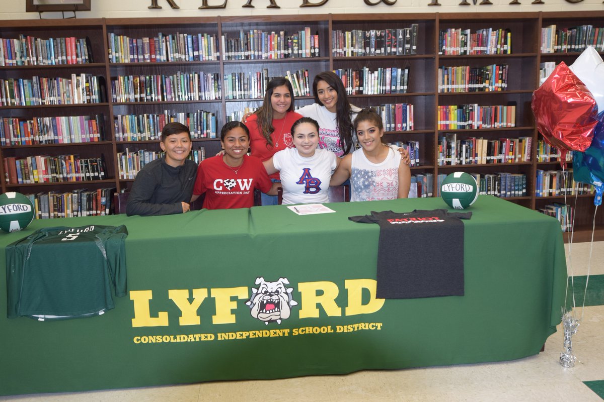 lyfordcisd's tweet photo. Congratulations to Hannah Perez on signing her letter of intent to play volleyball at Arlington Baptist University!! #BulldogPride #WeAreProud #IAMLHS #GreatThingsHappenHere https://t.co/TvISQaQh7G