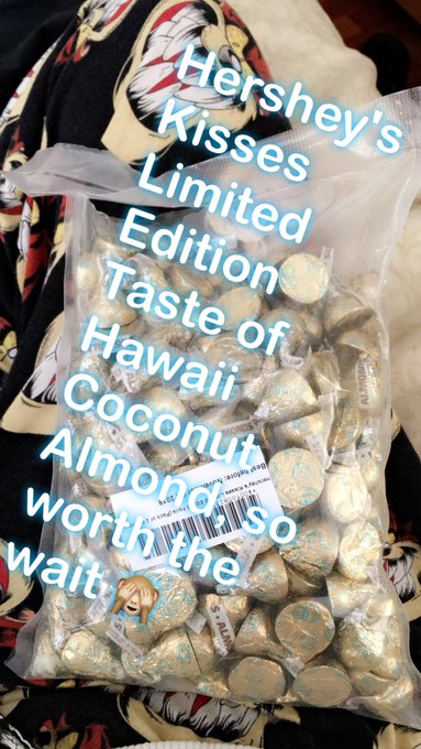 Mhmmm 🙀🥥🍍🍫 https://t.co/Qvx0WL8txG<a href="/tag/presents"class="tags"><span>#presents</span></a>