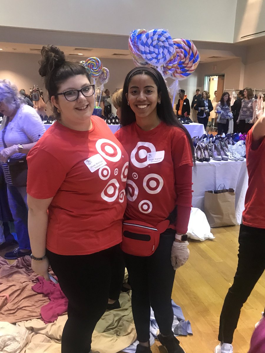 TargetMichele's tweet image. Having fun during the prom event.  Day 2.  #promevent #targetvolunteers