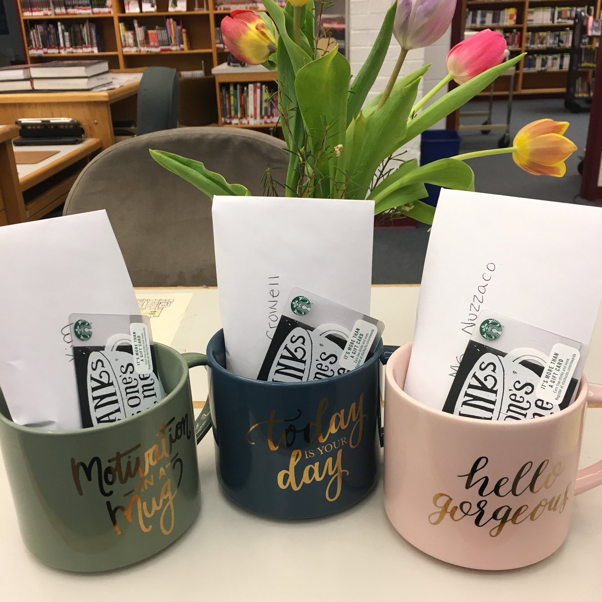 LibraryMvhs's tweet photo. Thank you, SGA! ❤️📚💻 #NationalLibraryWeek #SchoolLibraryMonth #majorpride #fcpslibchat #mvhsreads @TheVernonVine @MVMAJORS @MVHSMajors https://t.co/pM8TP2r0zu
