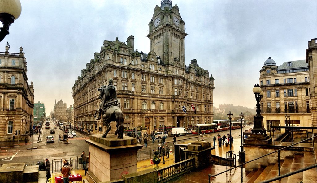 TelfotoABZ761's tweet photo. Good afternoon,  damp and misty day on the east coast of Scotland, definitely time for coffee and cake.🍰☕️😊
Image of a dreich day in Edinburgh showing the grand Balmoral Hotel. https://t.co/bU2yQiR5Gp