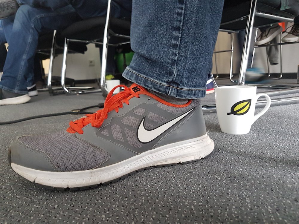lisegmbh's tweet photo. Die #lisegmbh hat sich heute mal wieder im internen Developer Meeting weitergebildet. Auf der Agenda standen mutation testing, contract testing, testing mit in-memory-context... ... und natürlich Pizza! #developermeeting #softwareenwicklung https://t.co/Q96mM8sVlv