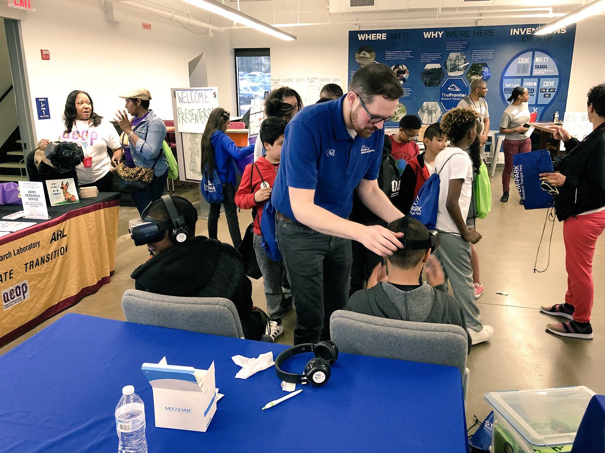 MagSorger's tweet photo. Experience #antpicnic @naturalsciences in #VirtualReality and then learn how to participate and become a myrmecologist at #rtpstemexpo @STEMinthePark https://t.co/6w0BlgHLM8