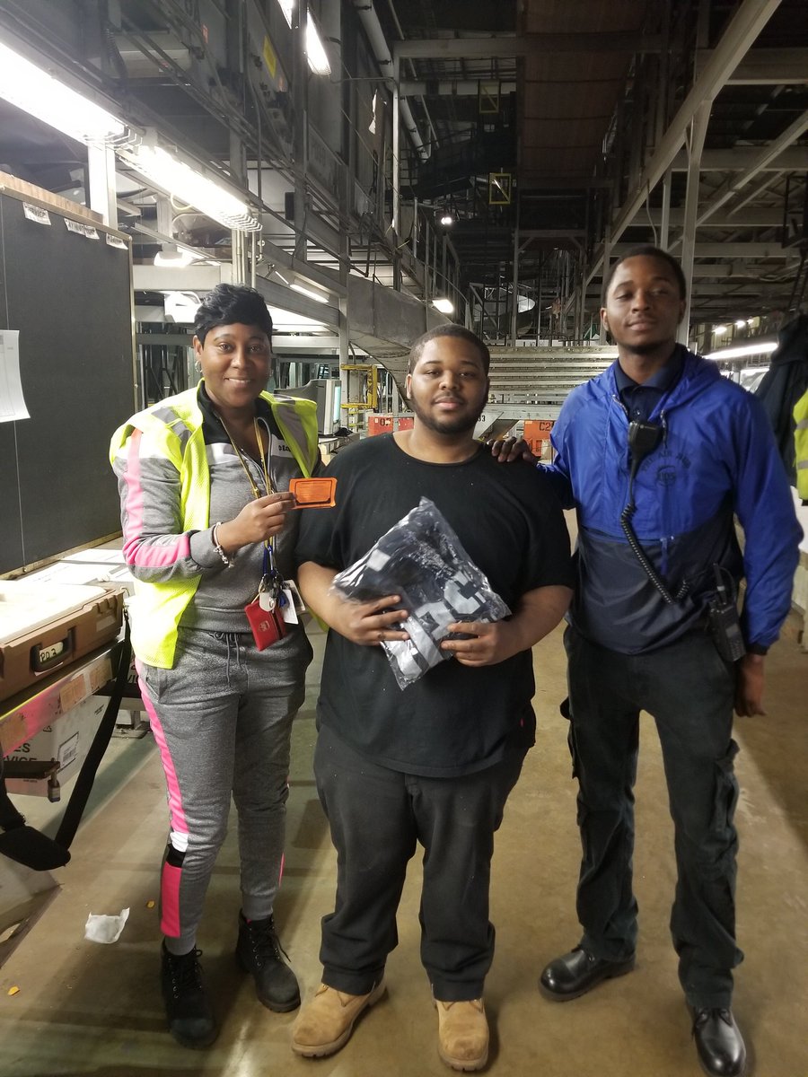 Thanks to <a href="/wakeel_morton/">Wakeel Morton</a> and his employee Kahreese Meekins for being 100% on all DOK #WeeklySafetyBlitz #SafetyFirst #TEAMPHLSNAPS <a href="/JohnEitel2/">John Eitel</a> <a href="/LaurenCarroll44/">Lauren Carroll</a> <a href="/EricLinderUPS/">Eric Linder</a> <a href="/BrownDenelle/">Denelle Brown</a>