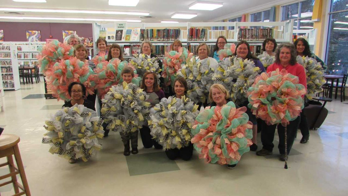 blackwaterlib9's tweet photo. DIY craft @ Courtland Branch create a spring wreath using deco mesh ribbon.  (2/2) #LibrariesLead #BRL9. https://t.co/WJwrpHTehi