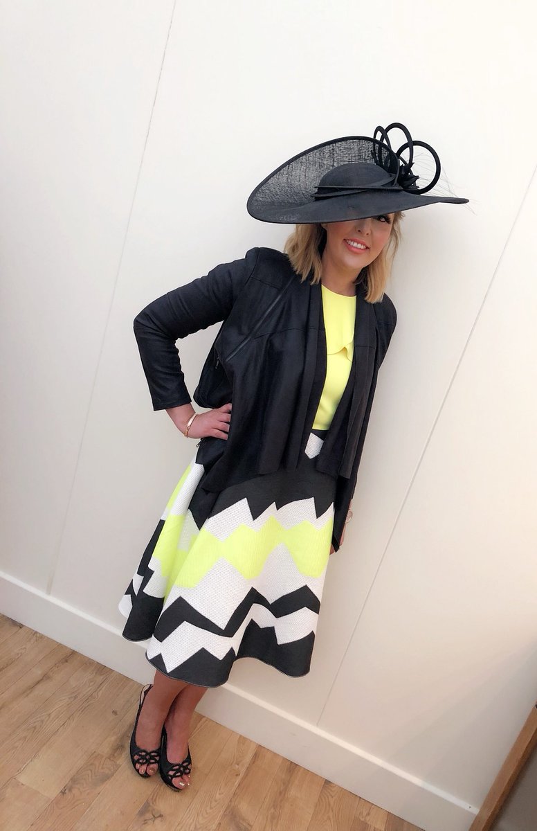 Liquor_Chick's tweet image. Ladies day #aintree #fabulousfriday #ladiesday 🍾🥂