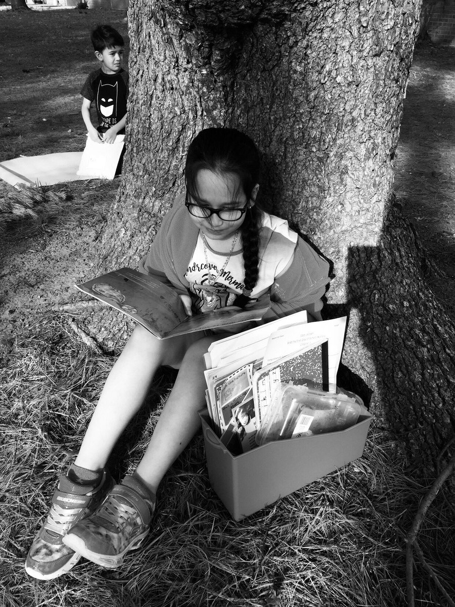 MrsSweger's tweet photo. We left room 121 and headed into the outdoor classroom today for reading, writing, and even some special activities! @GuilfordEle #GatorsDeserveIt https://t.co/5ckD61MaXz