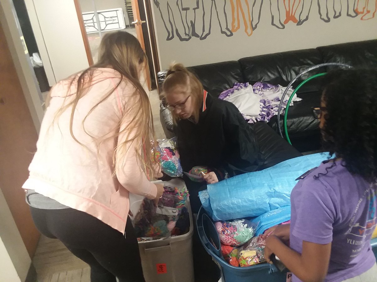 Getting ready for Camp Amanda at @AmandaPandaDSM #YLIService 🐼