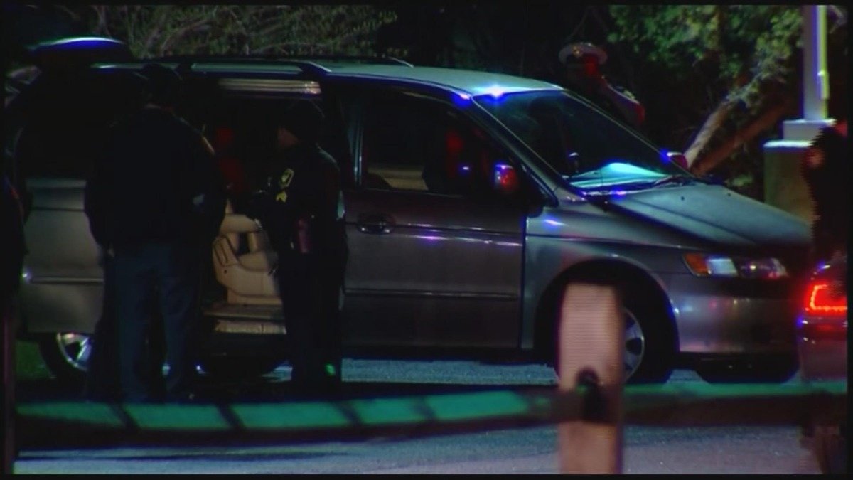 ReutersTV's tweet photo. Ohio teen crushed to death by van seat https://t.co/wxyEdt15Hq https://t.co/FPq1g3CpHs