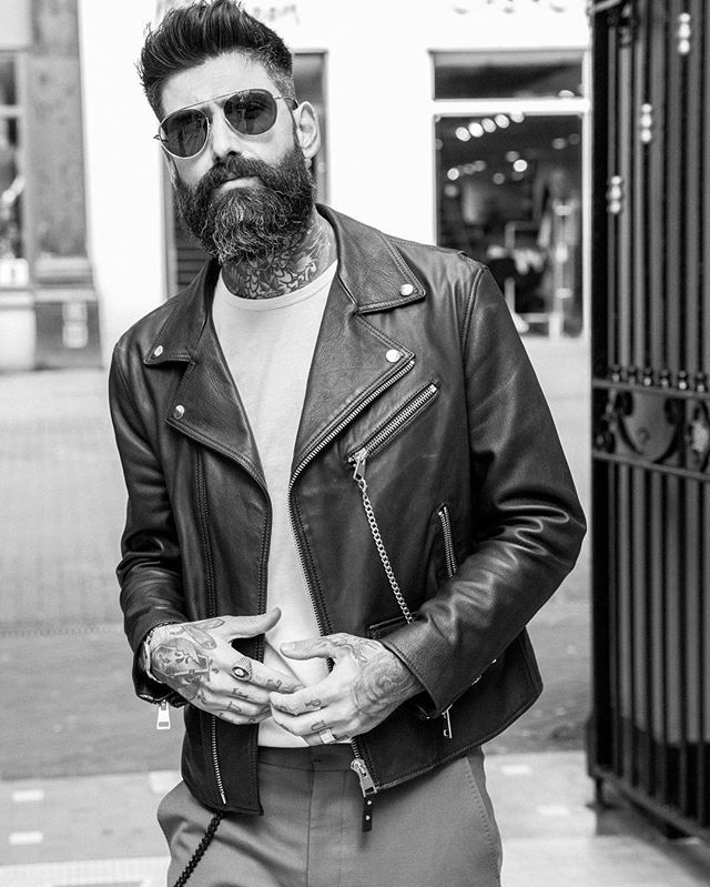 Carlos_R_Costa's tweet photo. Some rules are meant to be broken... have a great weekend people. 🤘🏻 •
•
Image by @aliceroseburton from @fragilexphotography #roque_80 #carloscosta #thekooples https://t.co/A0v0biRRA1 https://t.co/Z0sa6S99W0