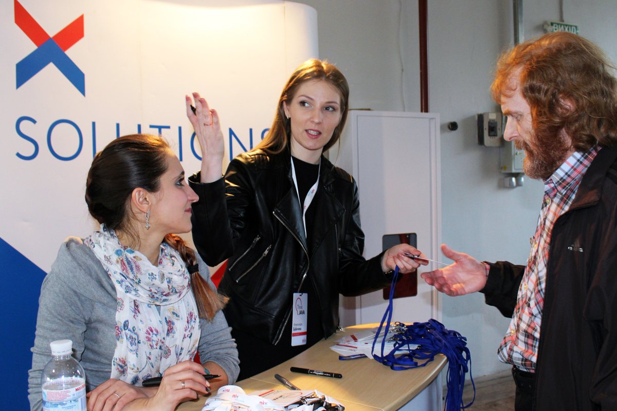 Think_Java's tweet image. У нас тут уже тусовка тусовочная. Стартуем в 19:00. Подлетайте, подбегайте и подкатывайте на гиробордах. У вас еще 10 минут! :)

#ThinkJava #nixsolutions #JavaConferenceKharkiv