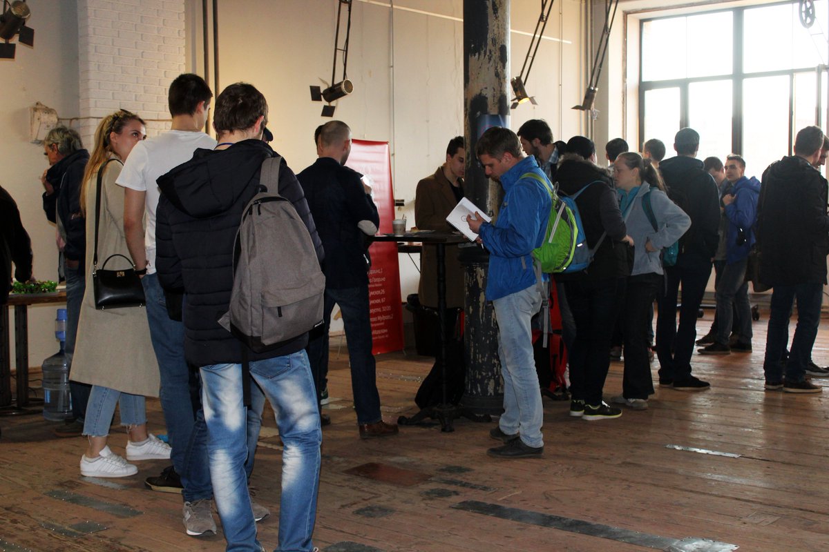 Think_Java's tweet image. У нас тут уже тусовка тусовочная. Стартуем в 19:00. Подлетайте, подбегайте и подкатывайте на гиробордах. У вас еще 10 минут! :)

#ThinkJava #nixsolutions #JavaConferenceKharkiv