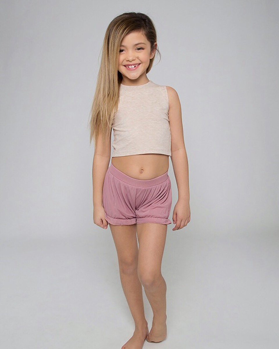 DancerEmelia's tweet photo. This @sugarandbruno outfit is #LIFE https://t.co/TDgNnDPvBc