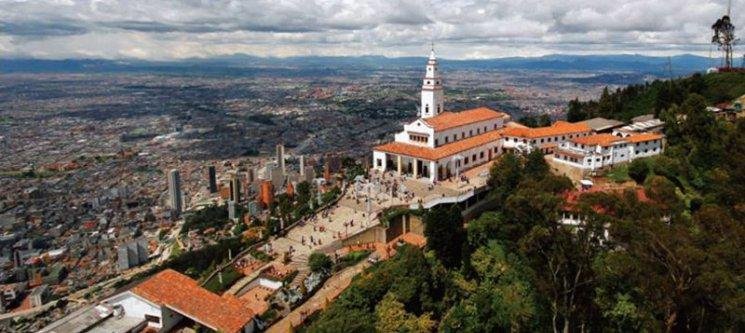 Bogota__DC's tweet photo. The New York Times elogia a Bogotá y la describe como una ciudad compleja y hermosa. Además de la buena crítica, la capital acaba de ser elegida como la primera sede en América Latina de la conferencia de Turismo Mundial en 2018. #BuenViernes https://t.co/ps6ptCi6r6 https://t.co/RxMqcTNamf