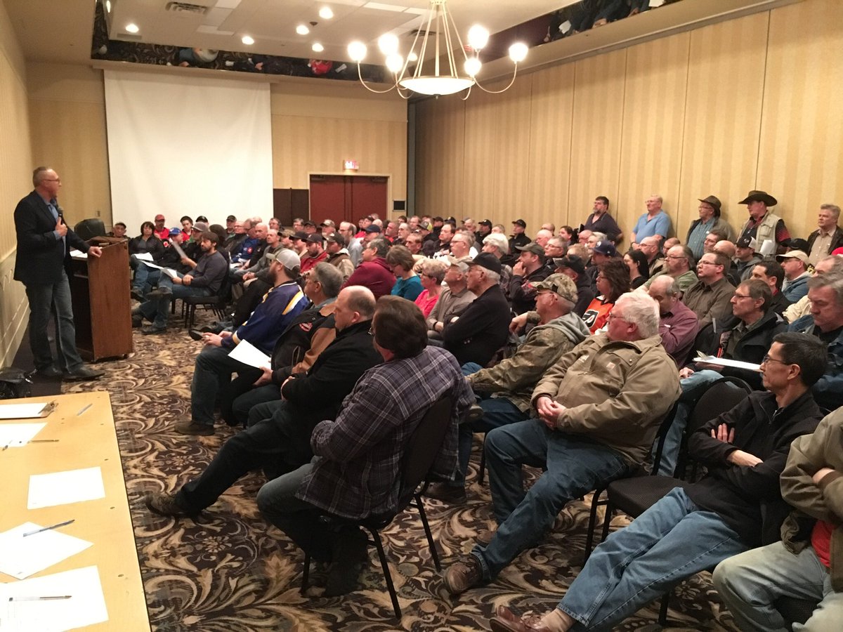 GlenMotz's tweet photo. Packed house last night for our town hall on the new Liberal firearms law.
Over 150 people showed up, and the response was overwhelmingly against the new legislation. Canadians want criminals to be punished, not law abiding gun owners. #mhcw #cdnpoli https://t.co/ScbR6rIkaf