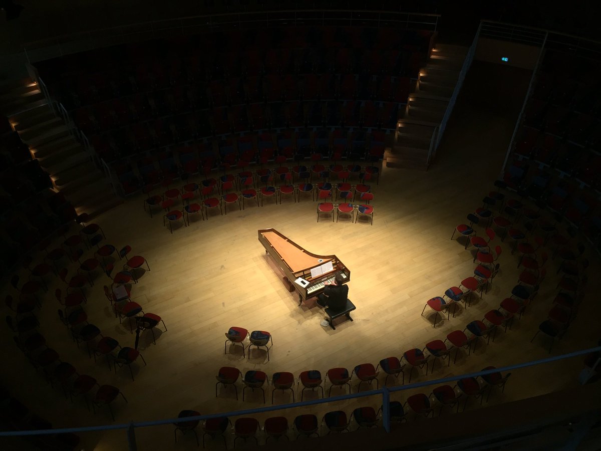 Pierre Boulez Saal (@boulezsaal) on Twitter photo Another view from the keyboard 🎹
Tonight Kristian Bezuidenhout <a href="/keyboardkris/">KristianBezuidenhout</a> performs fortepiano music by Beethoven, Haydn, and Schubert
📘 Program: bit.ly/2GXHQJv Another view from the keyboard 🎹
Tonight Kristian Bezuidenhout <a href="/keyboardkris/">KristianBezuidenhout</a> performs fortepiano music by Beethoven, Haydn, and Schubert
📘 Program: bit.ly/2GXHQJv