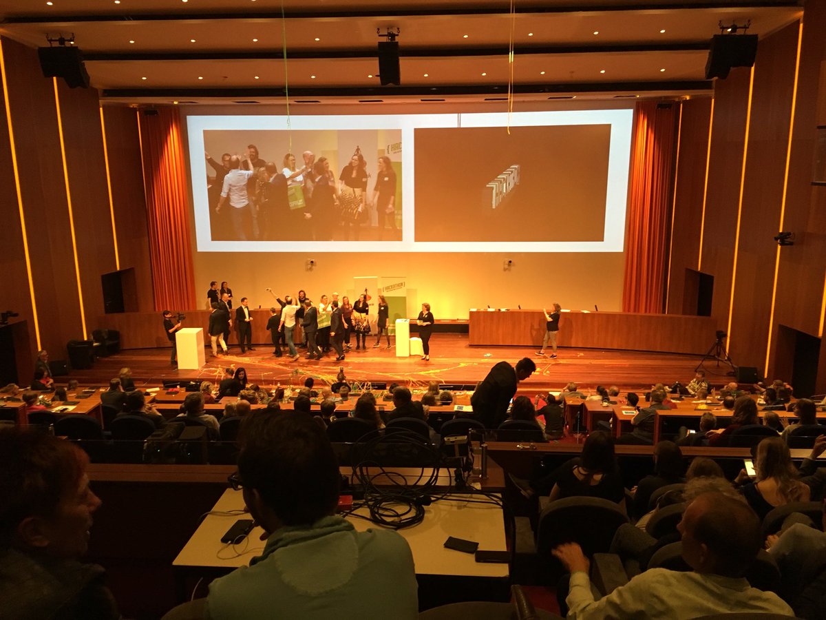 Geertbos1's tweet photo. @philadelphiaNL  wint de publieksprijs! Bij de #vghackathon https://t.co/3lY0Igu8XI
