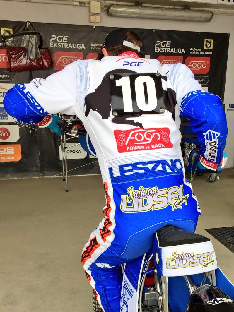 UniaLesznoKS's tweet photo. #practie time before #LESGOR @Jaimon_lidsey๐ฆ๐บ #KSULโช๏ธ๐ต https://t.co/VVP7jtm9O6