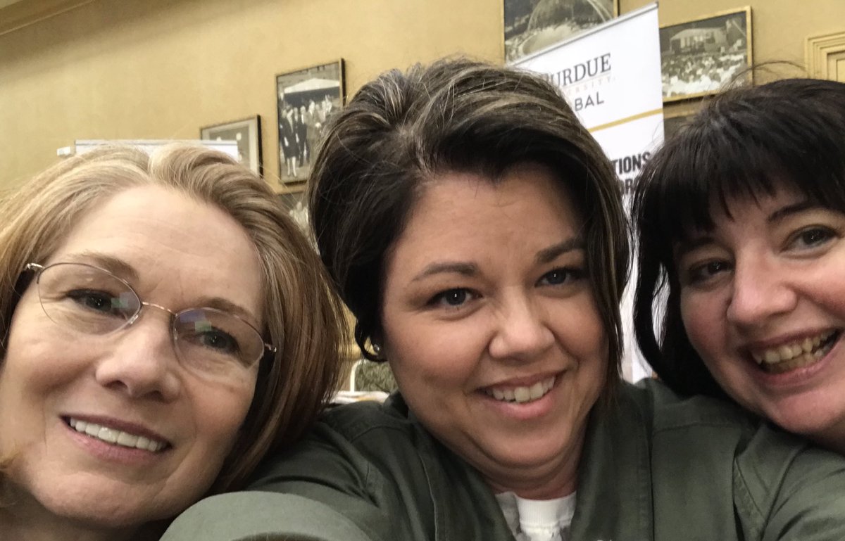 BiologistV's tweet photo. Having fun with Evansville folks! @dzivy #itccsummit https://t.co/lGbyzjdswp