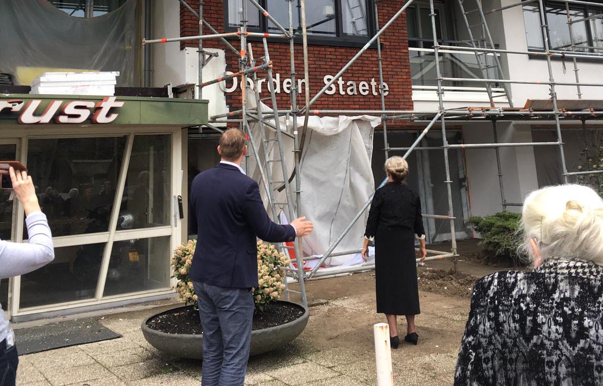 Voormalig Avondrust in Rotterdam onthult nieuwe naam 'Oorden Staete', open huis voor geïnteresseerden en start verhuur 2e fase. #estearenoveert  bit.ly/2IQa8Go