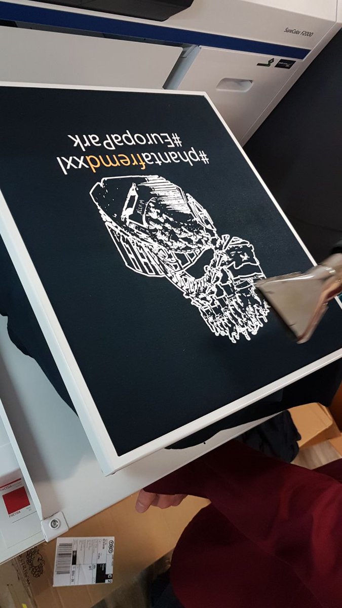 MerchDruck's tweet photo. Mit der Fertigstellung von den Phantafremd Shirts verabschieden wir uns ins Wochenende. Wir wünschen allen sonnige Tage!

Heute noch Partnerantrag einreichen und Merchandise verkaufen! 
Beste Preise &amp; Selfmade - Keine Massenware.

#PhantafremdXXL #Twitch #Streamer #Partner https://t.co/6NWfDhBg9f