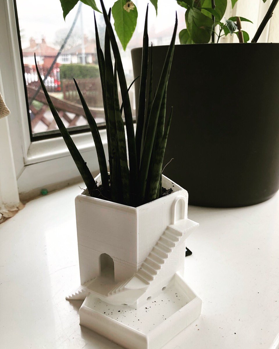 AlwaysComputing's tweet photo. Fun print today. Found this on #thingiverse and loved it. 6hrs in total, few small rough patches where it looks like the print wall as thinned for some reason though.
#3dprinter #3dprinted #3dprinting #malyanm200 #monopriceselectmini #icefilaments https://t.co/kewAgcxXwG