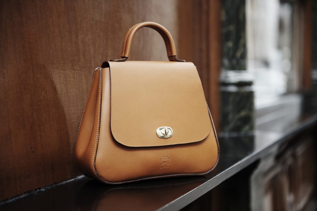 hybrid zoom Available TUSTING on Twitter: "New on the blog - hot to handle - the top-handled bag trend. https://t.co/rM35morj4w https://t.co/ojcuaYligK" / Twitter hybrid zoom Available TUSTING on Twitter: "New on the blog - hot to handle - the top-handled bag trend. https://t.co/rM35morj4w https://t.co/ojcuaYligK" / Twitter