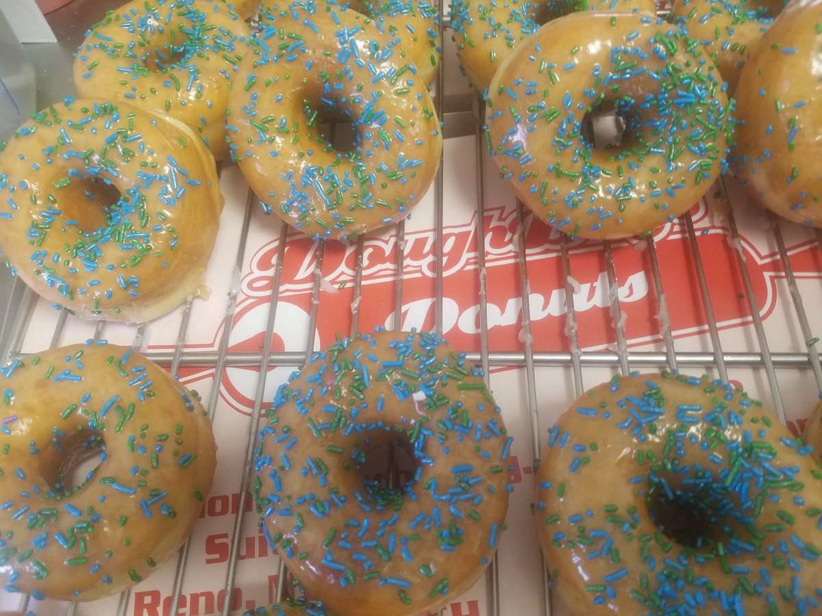 Support organ and tissue donation. Show off blue &amp; green today! DoughBoys was asked 2 make blue/green donuts.