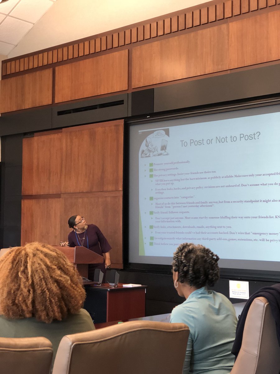 CVatMSM's tweet photo. Jaeda Bennett of @SHLIatMSM presenting on digital communications and social media to the #CHLP program! #healthequity https://t.co/swlUK3xTn7