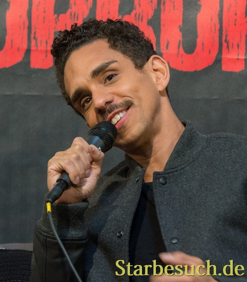 starbesuch's tweet photo. A couple more #photos from #WeekendofHell2018 -
mehr #Fotos vom #WeekendOfHell #Dortmund !
More at https://t.co/4qSERjlwzO
#danielleharris #dannyglover #raysantiago #franconero #halloween #LethalWeapon #django #AshvsEvilDead #woh #horror #woh2018 #wohdortmund #hatchet #con https://t.co/MDMVxEviUn