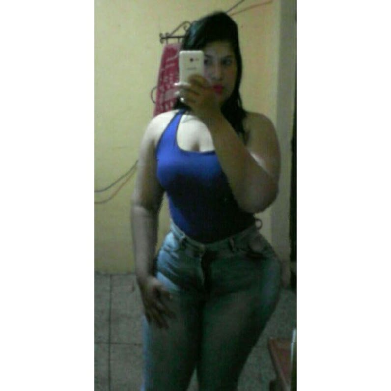 IslamarC's tweet image. Una  #REINA  no es aquella que  #SIMPLEMENTE  usa una  #CORONA  una reina  #SOMOS  todas esas  #MUJERES  que todos lo  #DÍAS  luchamos por nuestros  #SUEÑOS  Pon tu corona si  #ERES  una reina ...... 👑👑