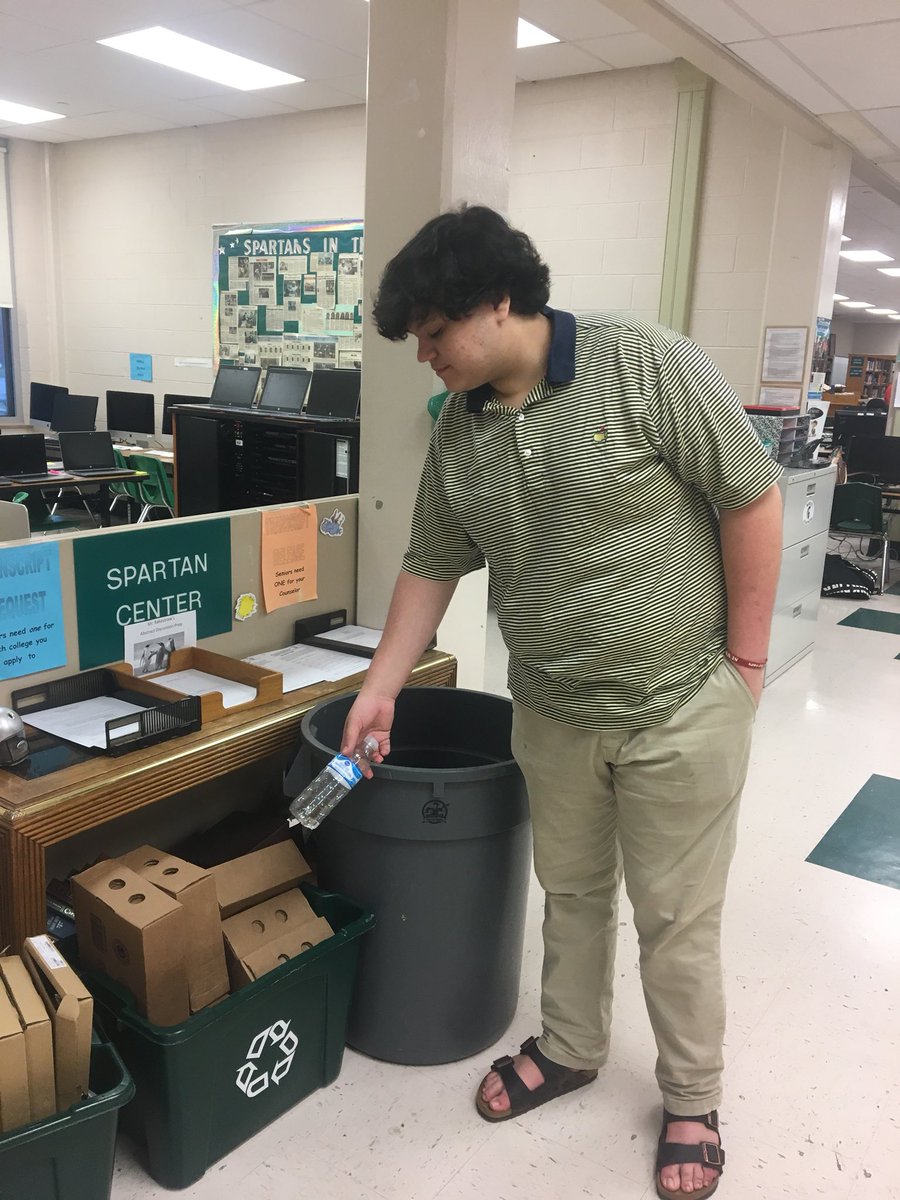 WSHSScroll's tweet photo. Pepe Palazola (12) cleaning up the school. #SpruceUpSparta https://t.co/WiTXKaceMz