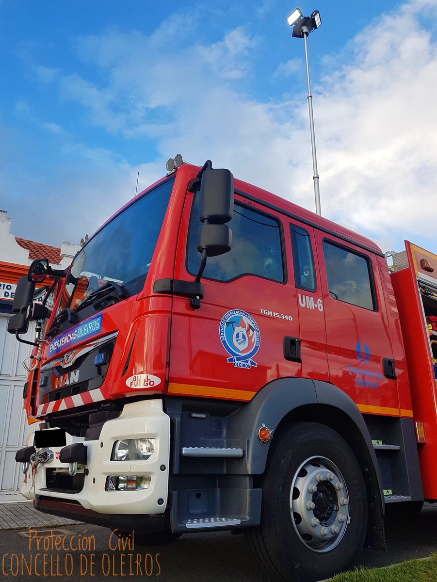 AVPC_Oleiros's tweet photo. 🚒 UM-6
Bo fin de semana
#ProtecciónCivil #Emerxencias #EmerxenciasOleiros #SMEPC #Concello #Oleiros https://t.co/y6kOzsjV0Z